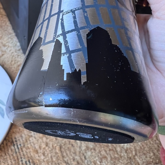 Disney Mickey Mouse New York City Travel Mug - Picture 15 of 16